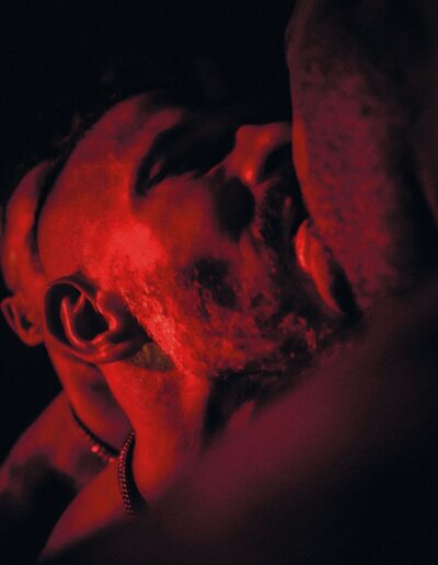 Drummer Mag Men Kissing